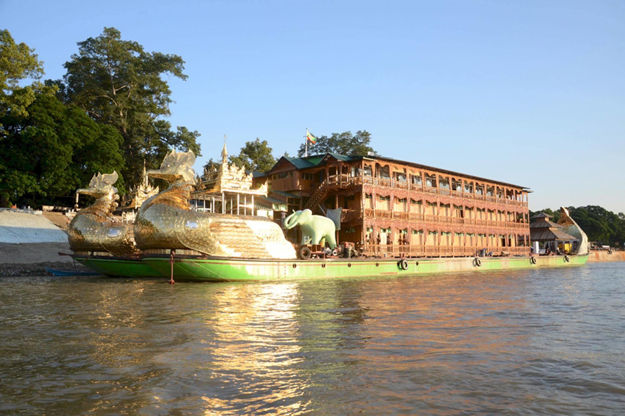 Mandalay Karaweik Mobile Hotel Exterior photo